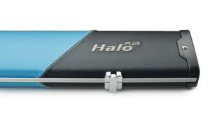 Peradon Queuekoffer Halo extrabreit Schwarz mit schwarzen und himmelblauen Streifen für einteilige Queues