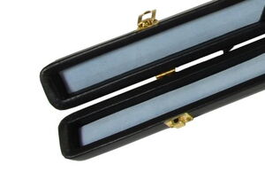 Lederkoffer Schwarz dünn nah offen